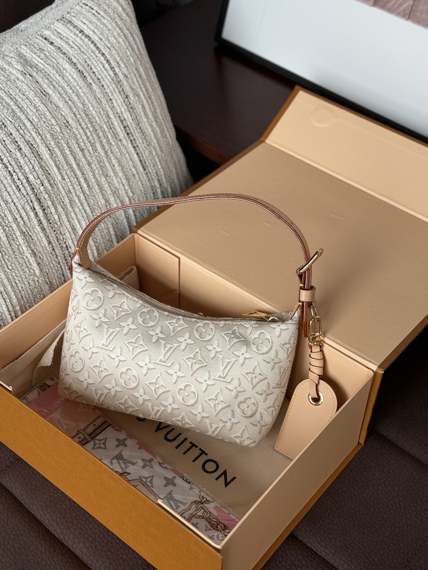 LV Monogram 130 Pochette Hills Canvas Lunch Bag