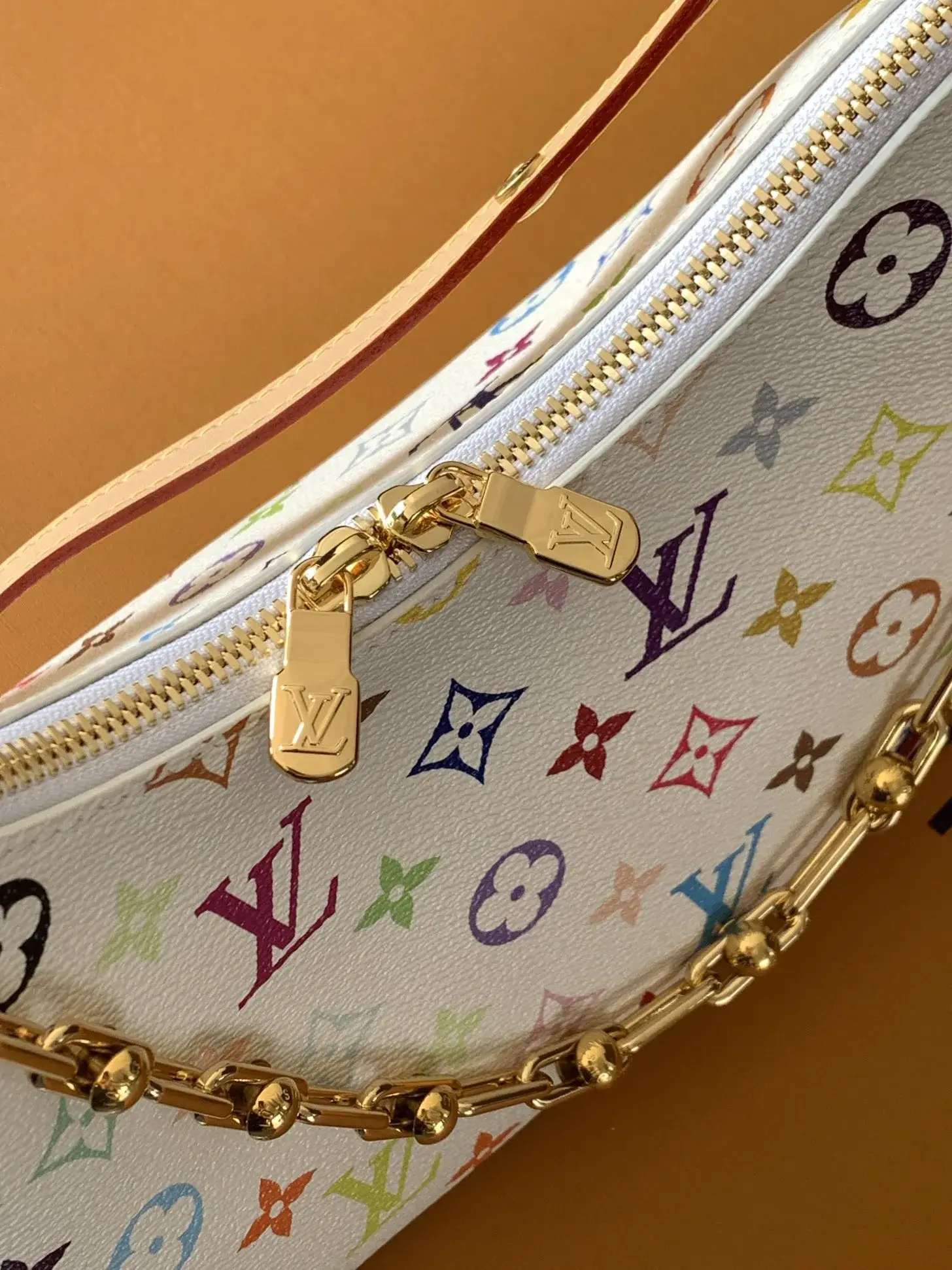 Louis Vuitton White Calfskin Hobo Bag product photo from LabelPicks