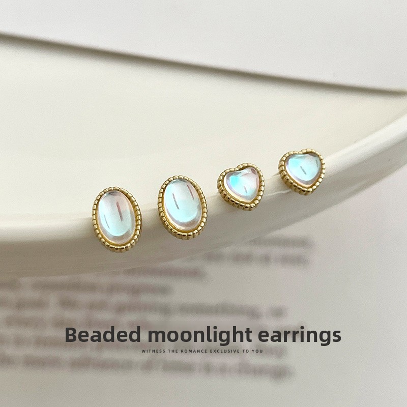 925 sterling silver moonstone oval earrings for women, French retro light luxury niche design, high-end ins heart-shaped earrings