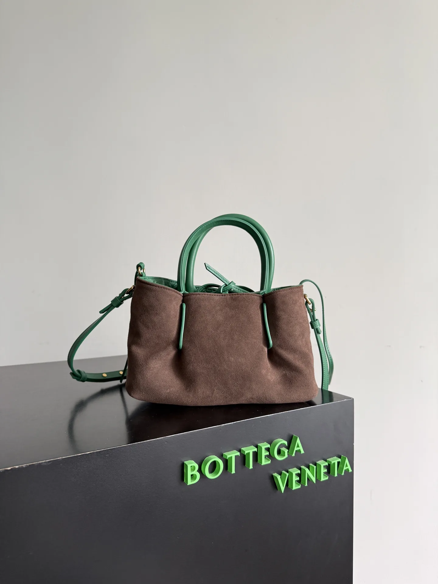 Bottega Veneta Pink Intrecciato Woven Leather Tote Bag product photo from LabelPicks