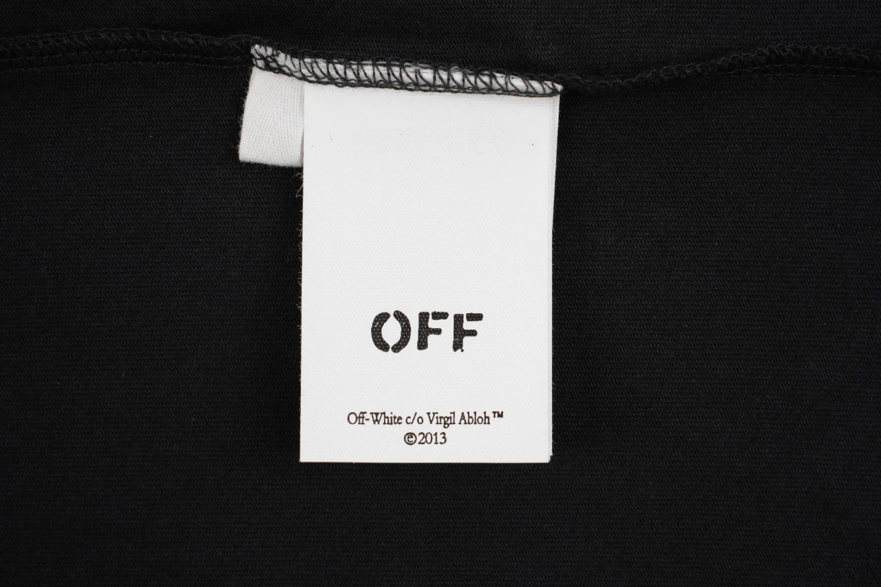Off-White Black Crocodile Dollar Graphic T-Shirt product photo from LabelPicks