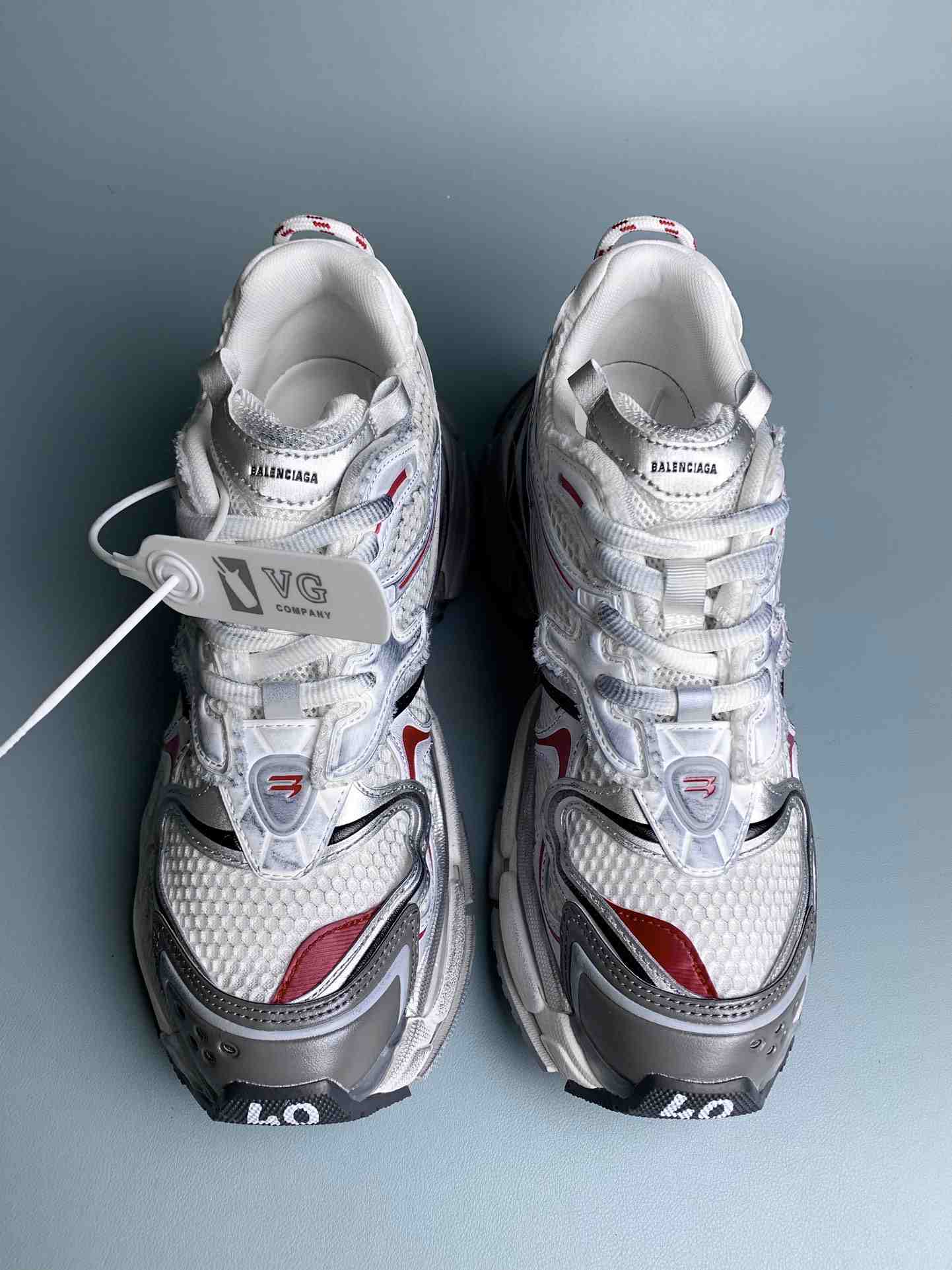 Runner 2.0 Sneaker in Off White/Red/Brown