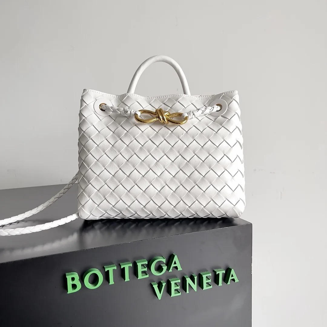 Bottega Veneta White Andiamo Intrecciato Woven Leather Top Handle Bag product photo from LabelPicks