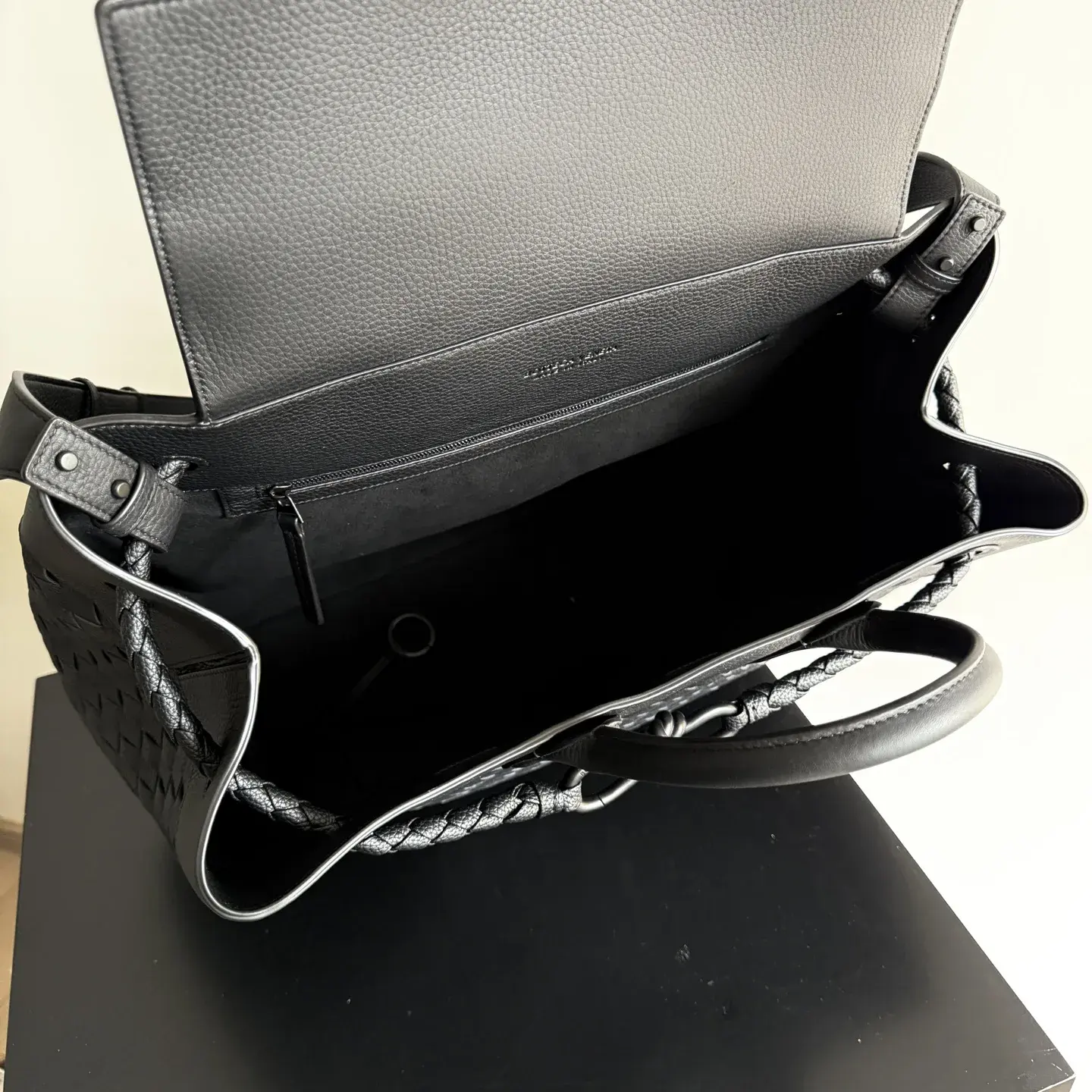 Bottega Veneta Andiamo Tote Bag product photo from LabelPicks