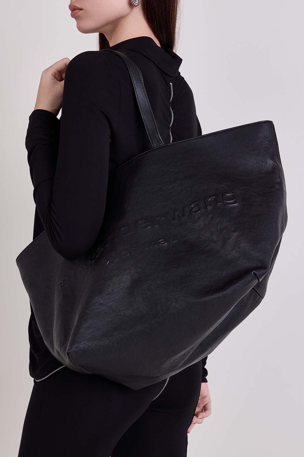 ALEXANDER WANG תיק נסיעה פאנץ'