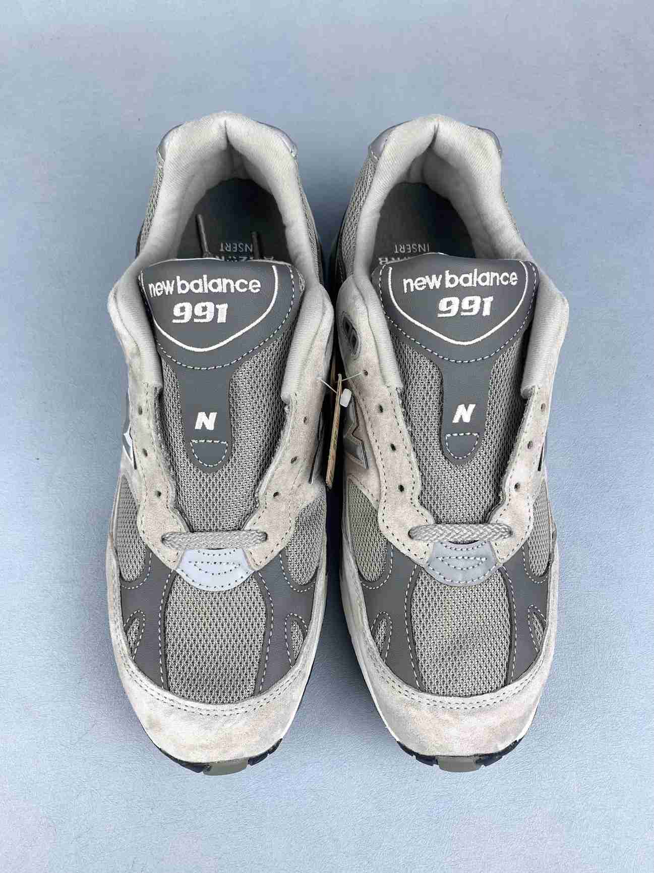 New Balance 991 Shoes