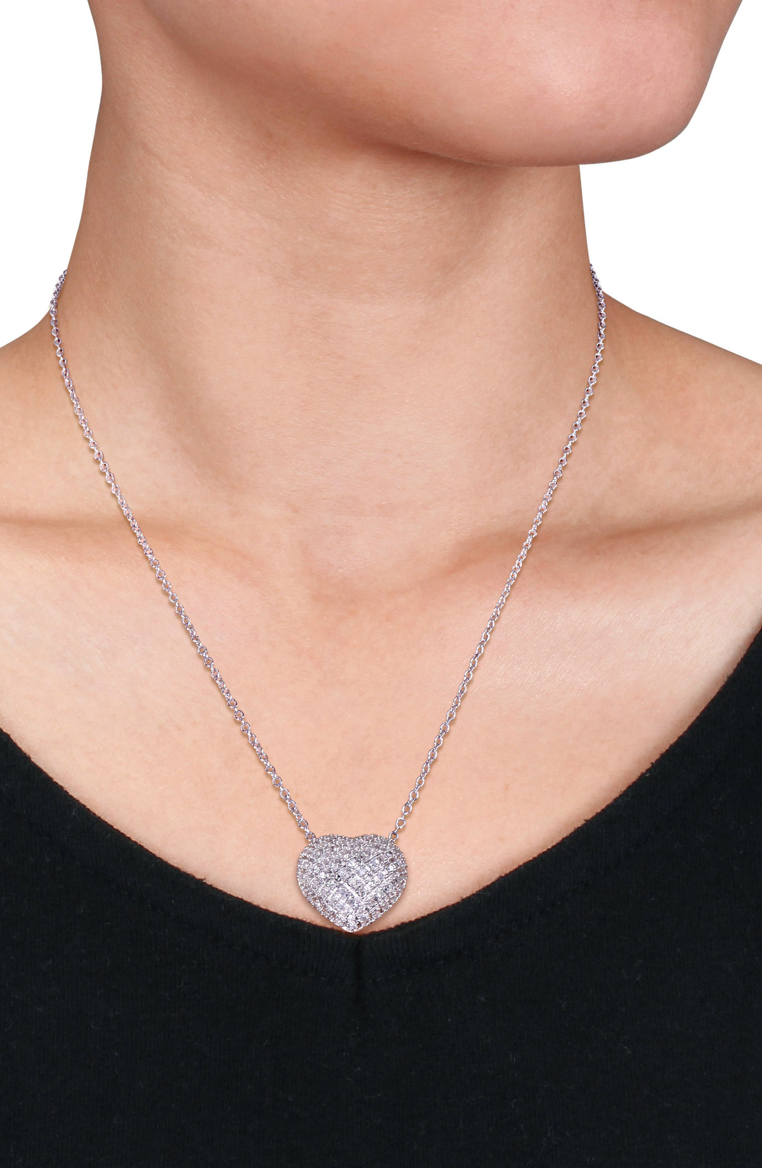 DELMAR Cluster Diamond Heart Pendant Necklace - 0.98ct.