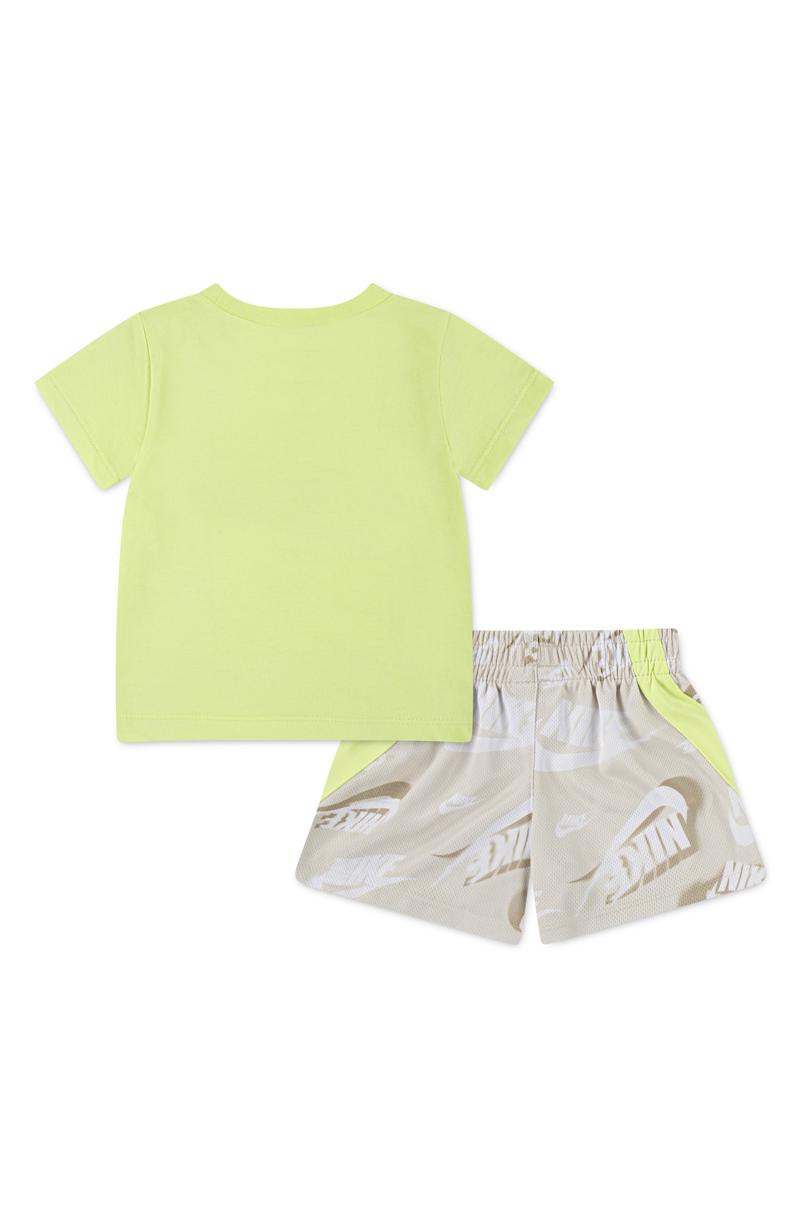 Nike Sportswear Dri-FIT T-Shirt & Mesh Shorts Set
