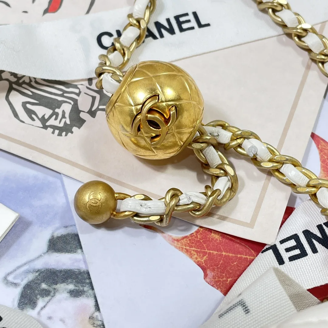 Chanel White Shoulder Bag product photo from LabelPicks