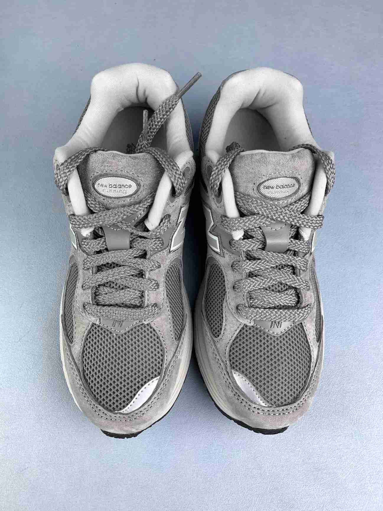 2002R Shoes