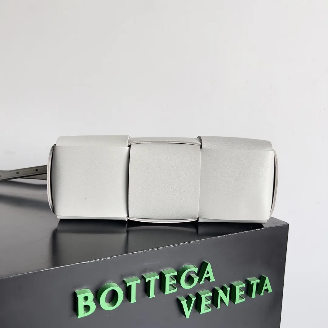 Bottega Veneta Lambskin Tote Bag product photo from LabelPicks