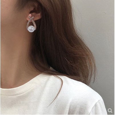 Pearl Earrings women's simple temperament pearl small earrings bow knot personality versatile simple Earrings Fashion