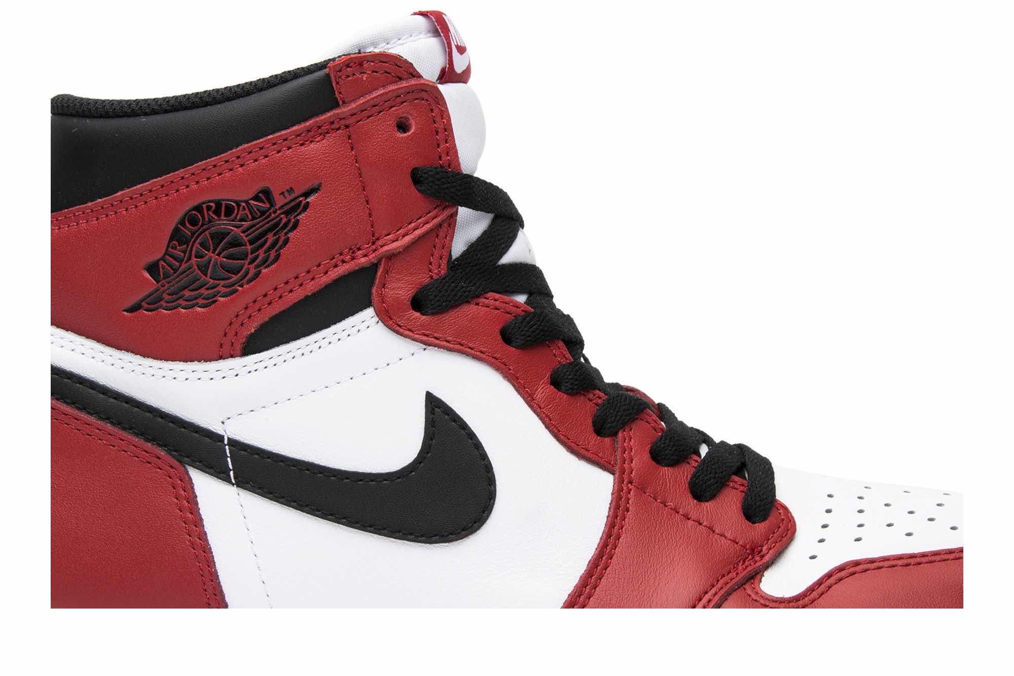 Air Jordan 1 Retro High OG ‘Chicago’ 2015 555088-101