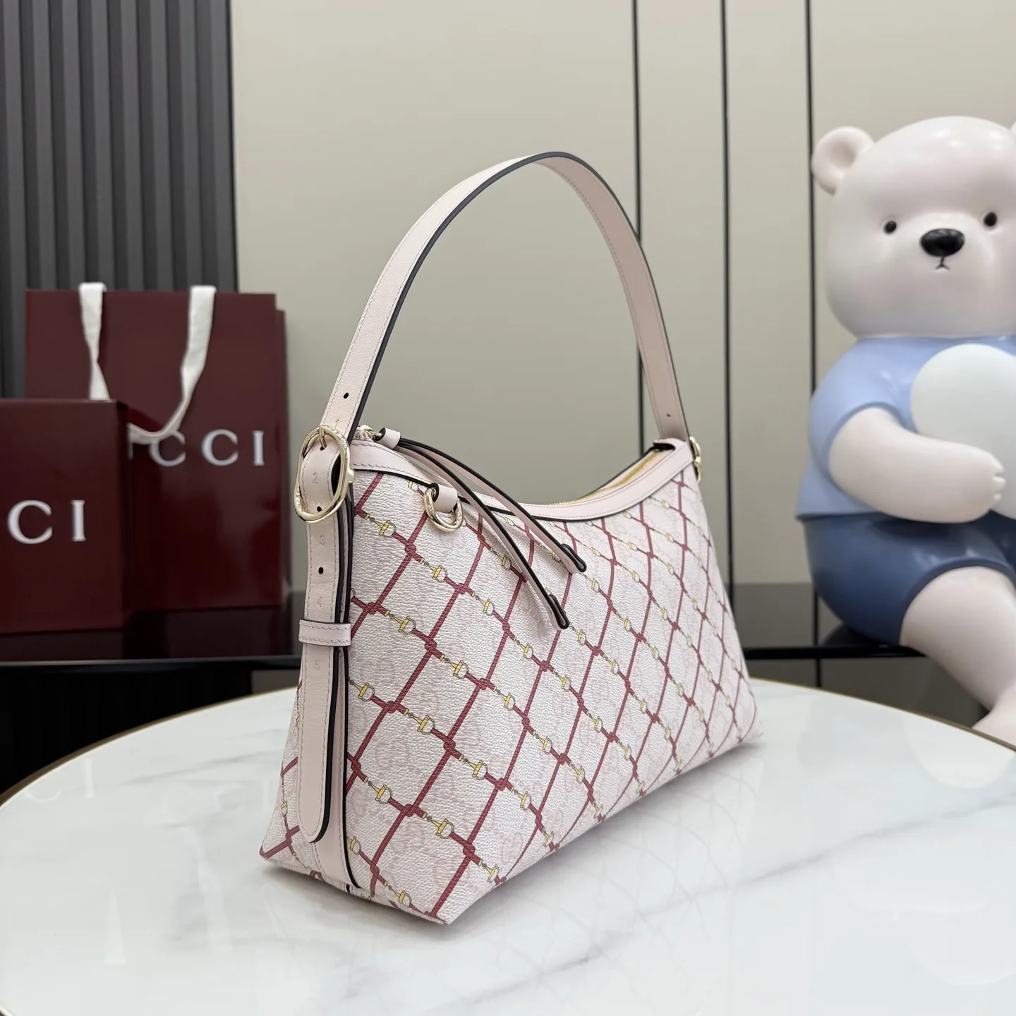 Gucci Pink Shoulder Bag product photo from LabelPicks