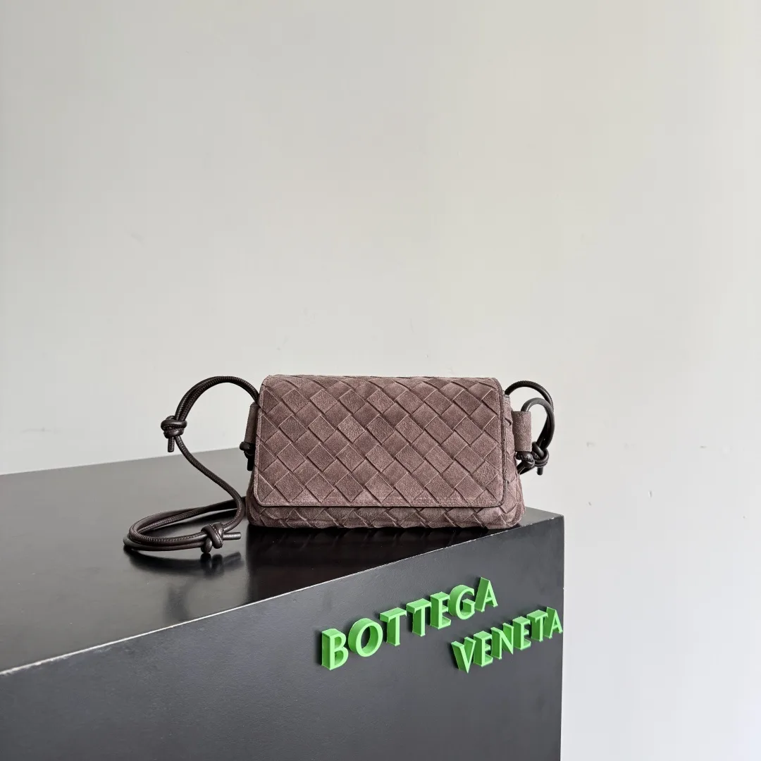Bottega Veneta Notturno Clutch product photo from LabelPicks
