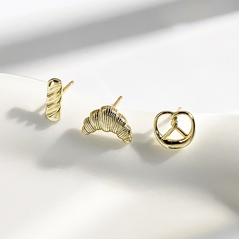 925 sterling silver croissant-shaped earrings, a versatile summer accessory with an asymmetrical, French-inspired design, perfect for a chic and trendy look