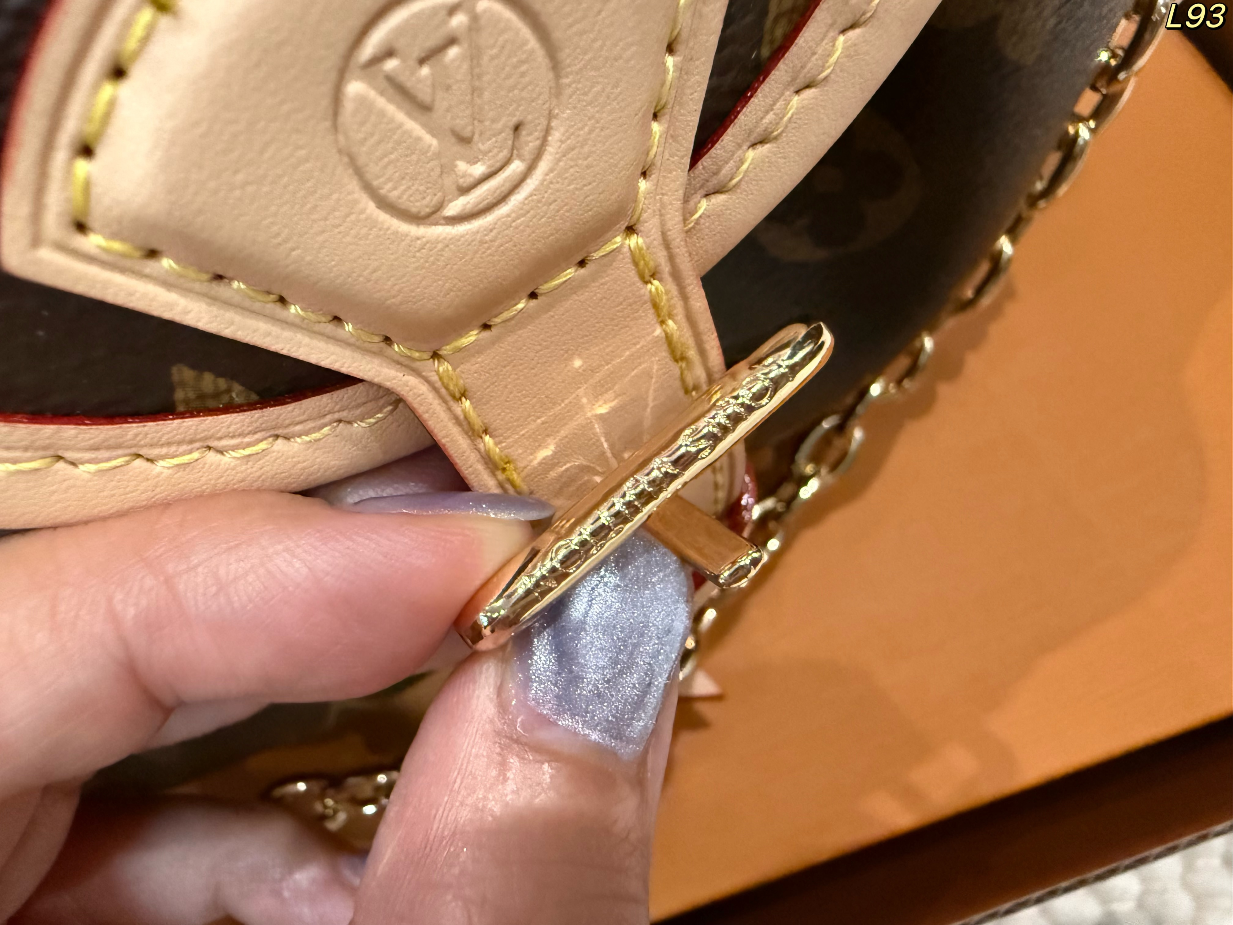 LV Odyssee Chain-strap crossbody bag