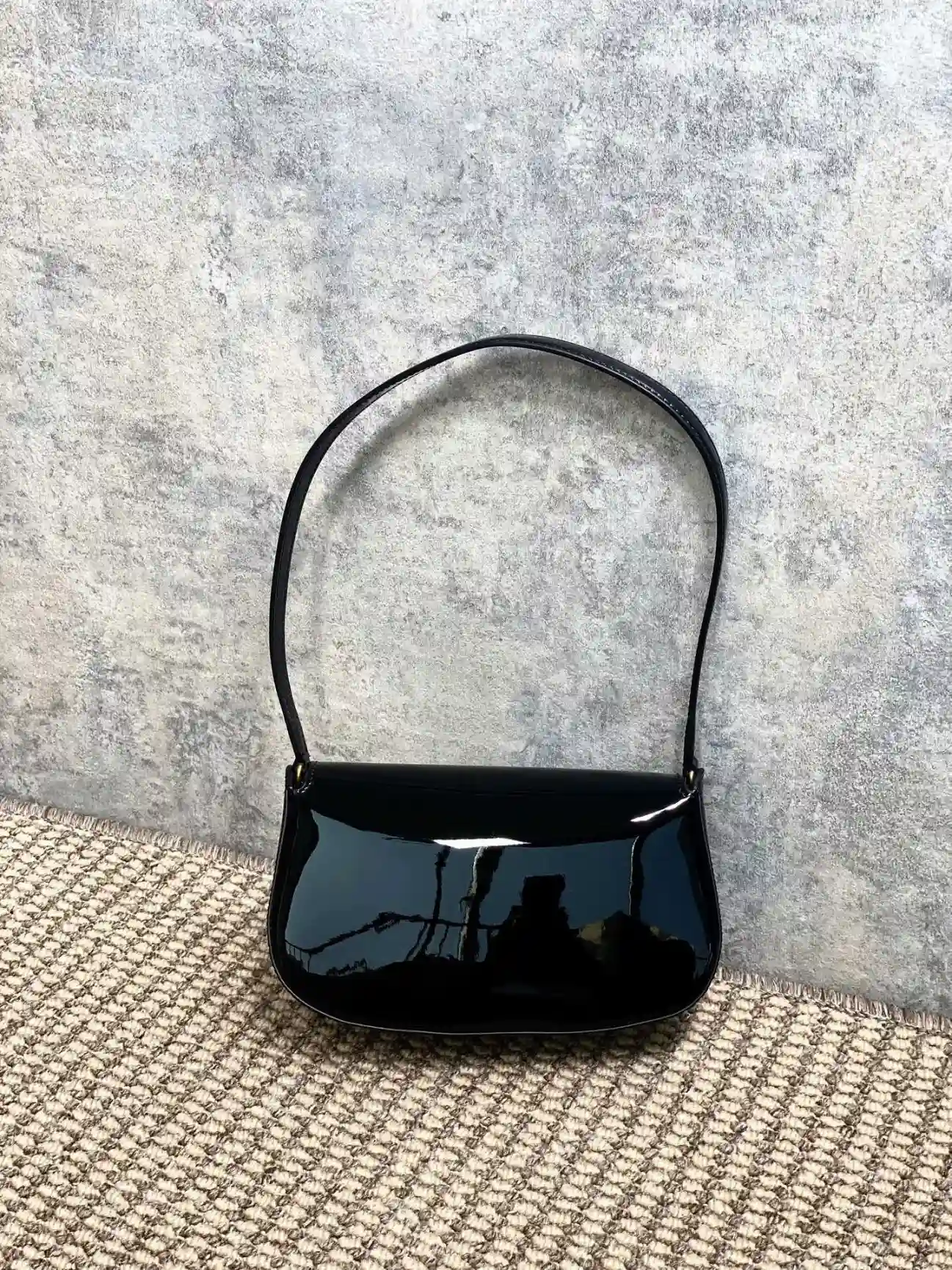 Saint Laurent Versatile Shoulder Bag product photo from LabelPicks