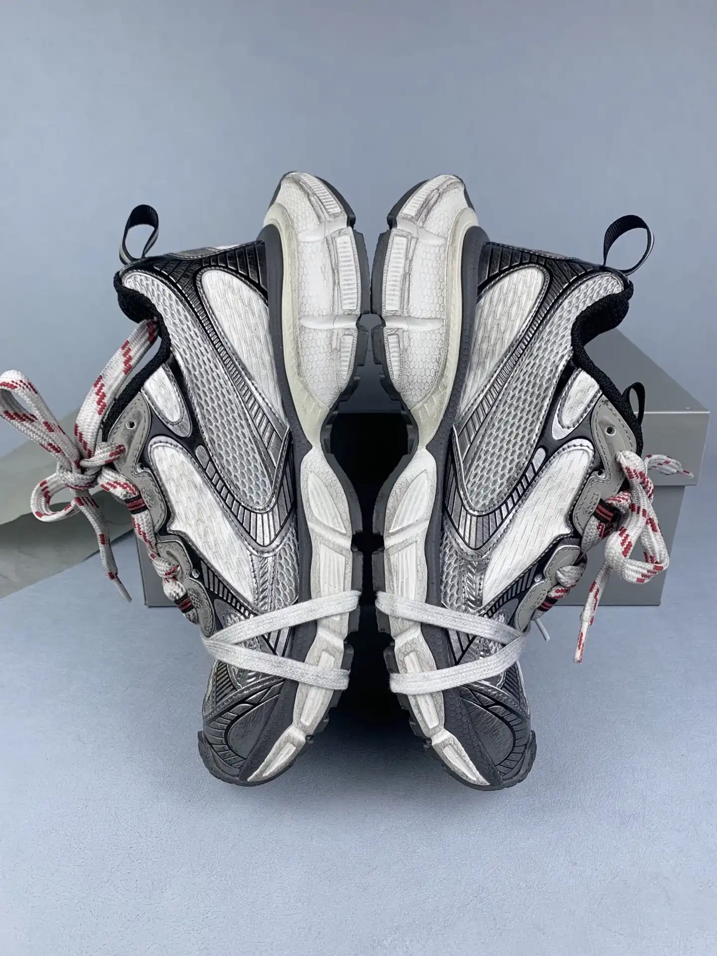 3XL Sneaker in Grey/White/Red product photo from LabelPicks