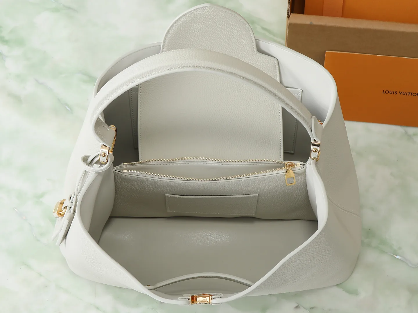 Louis Vuitton Capucines White Calfskin Top Handle Bag product photo from LabelPicks