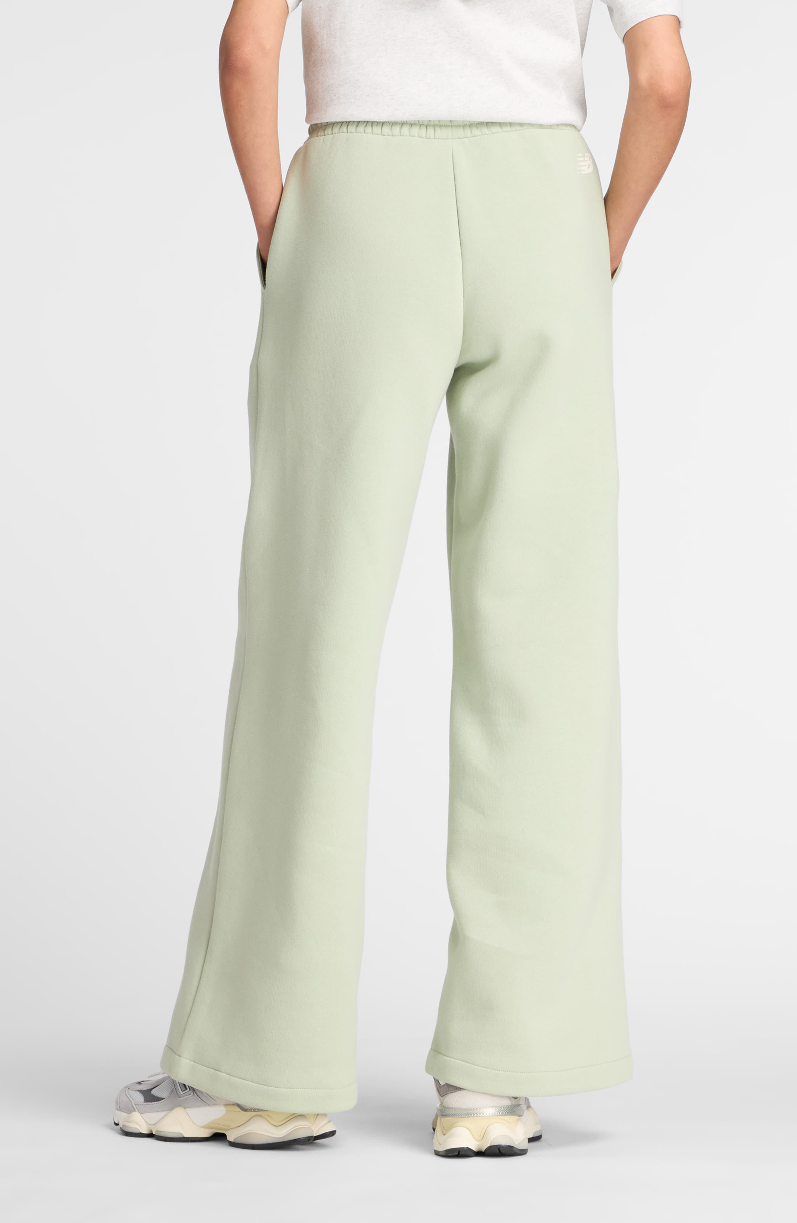 New Balance Linear Heritage Wide Leg Fleece Pants