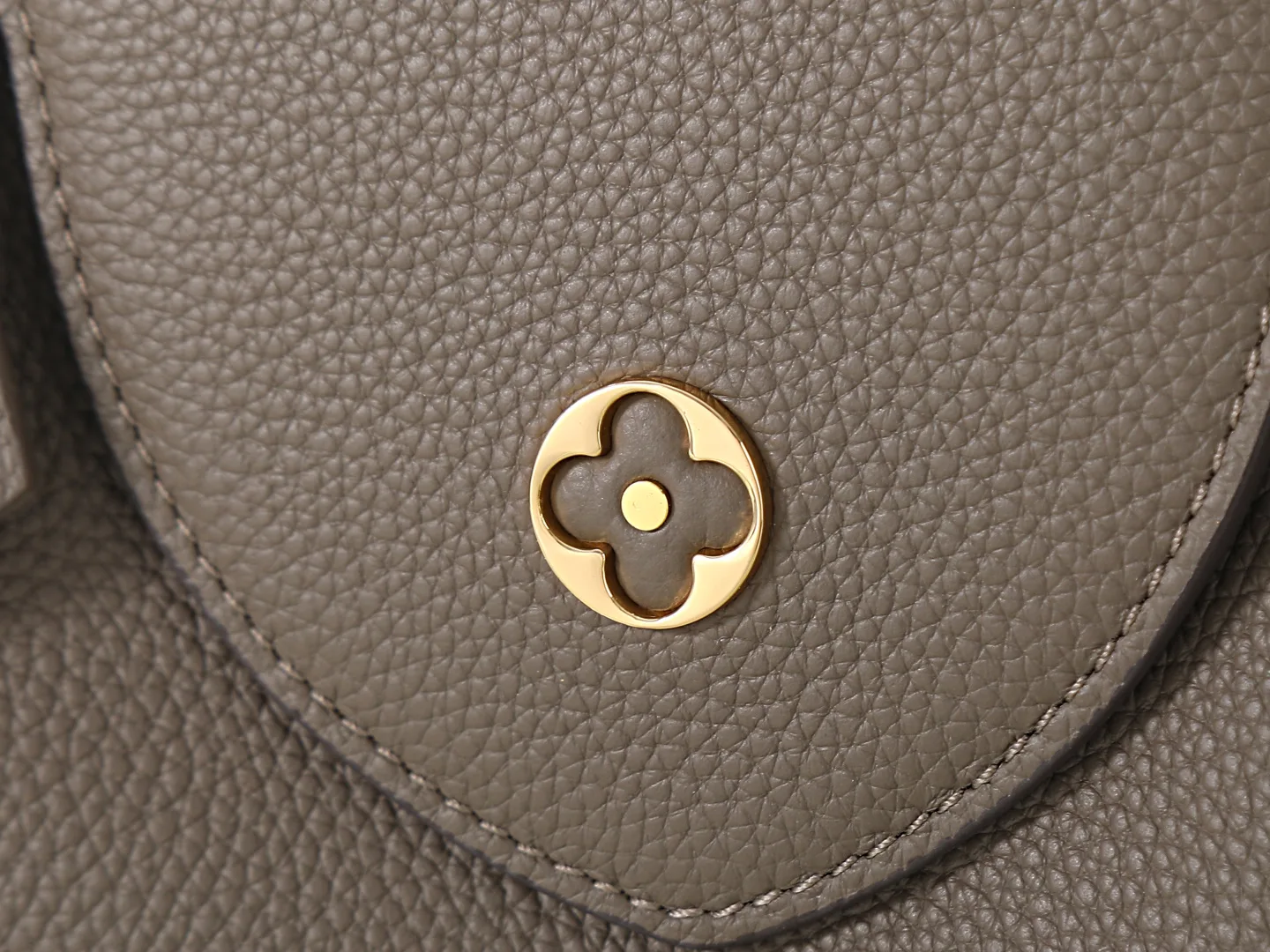 Louis Vuitton Calfskin Capucines Top Handle Bag product photo from LabelPicks