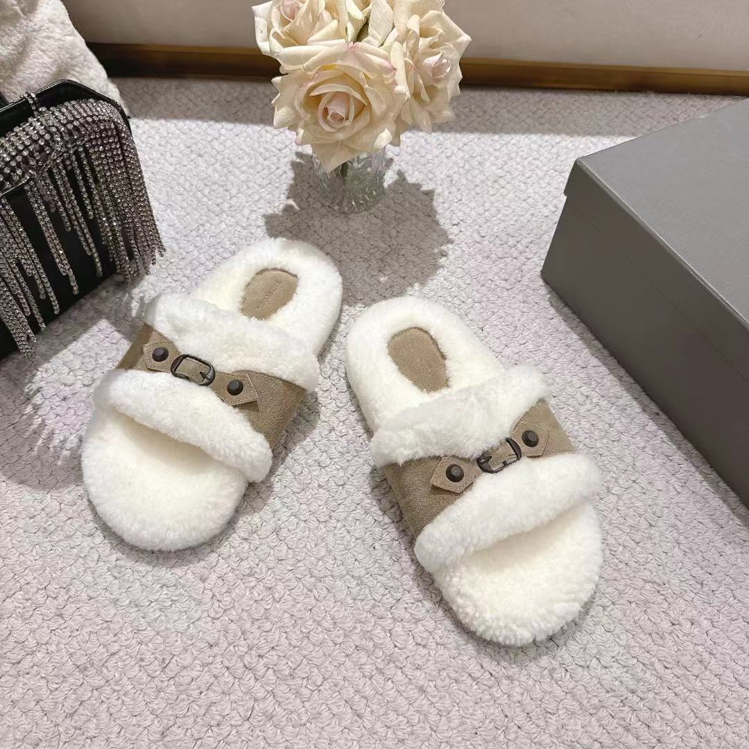0411 New Breathable Loose Home Couple Logo Slippers