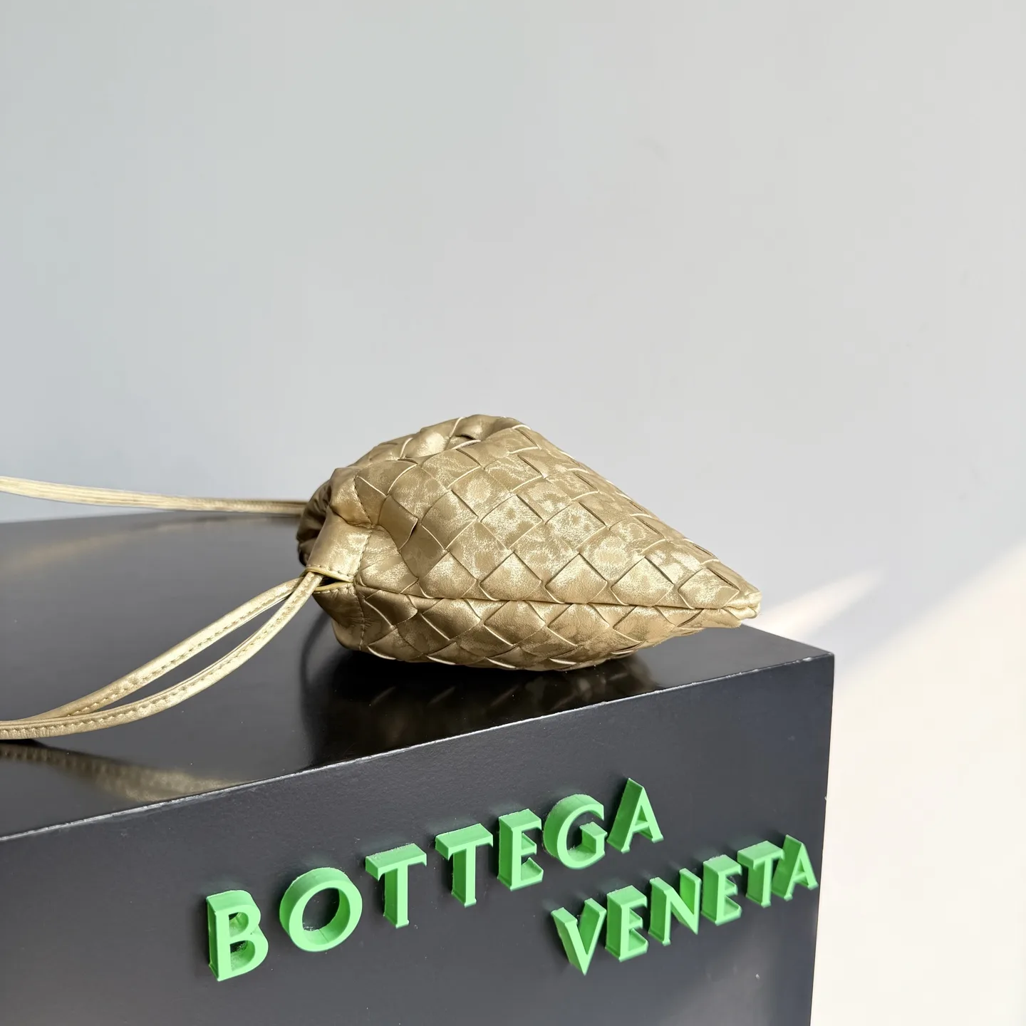 Bottega Veneta Dustbag Intrecciato Woven Leather Bucket Bag product photo from LabelPicks