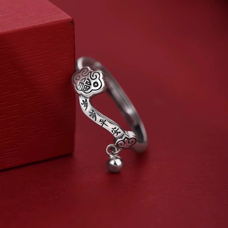 S925 sterling silver ring featuring a “Ruyi” and “Fu” character, with a new Chinese-style design, a unique and understated aesthetic, symbolizing peace and good fortune throughout the year, and an adjustable opening for the New Year