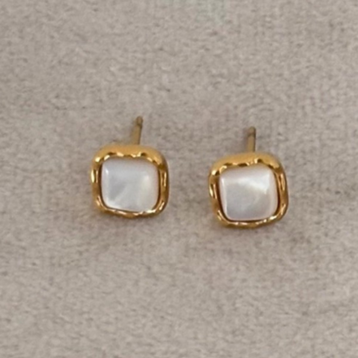 925 sterling silver square white mother-of-pearl earrings, 18k gold square candy-shaped earrings, French-style, minimalist, and luxurious earrings