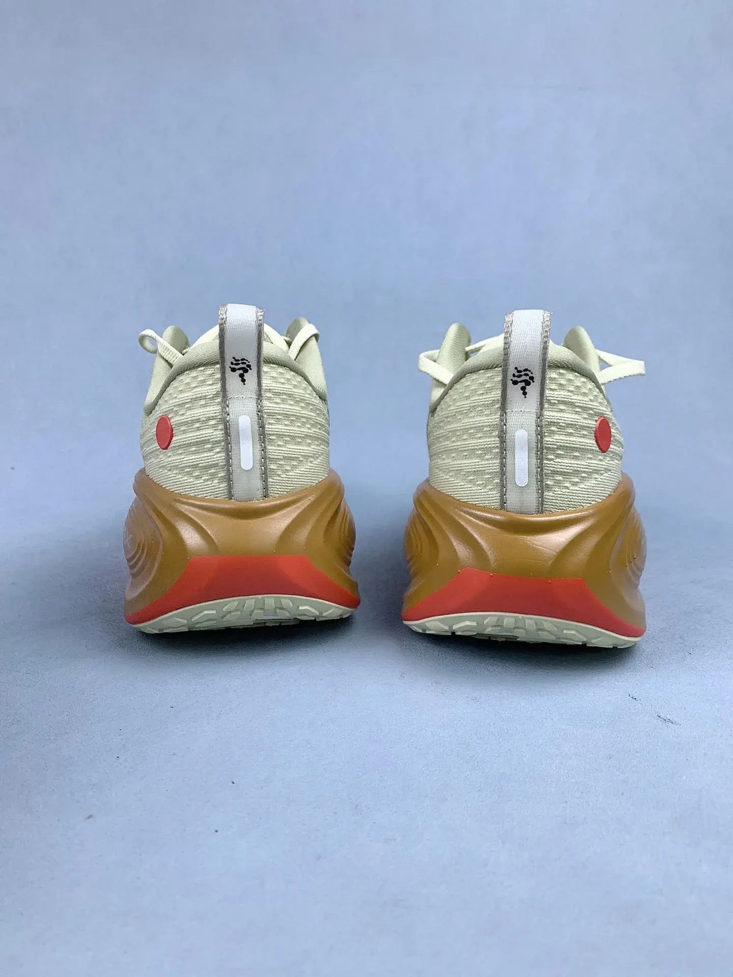 Nike Vomero Plus Shoes product photo from LabelPicks