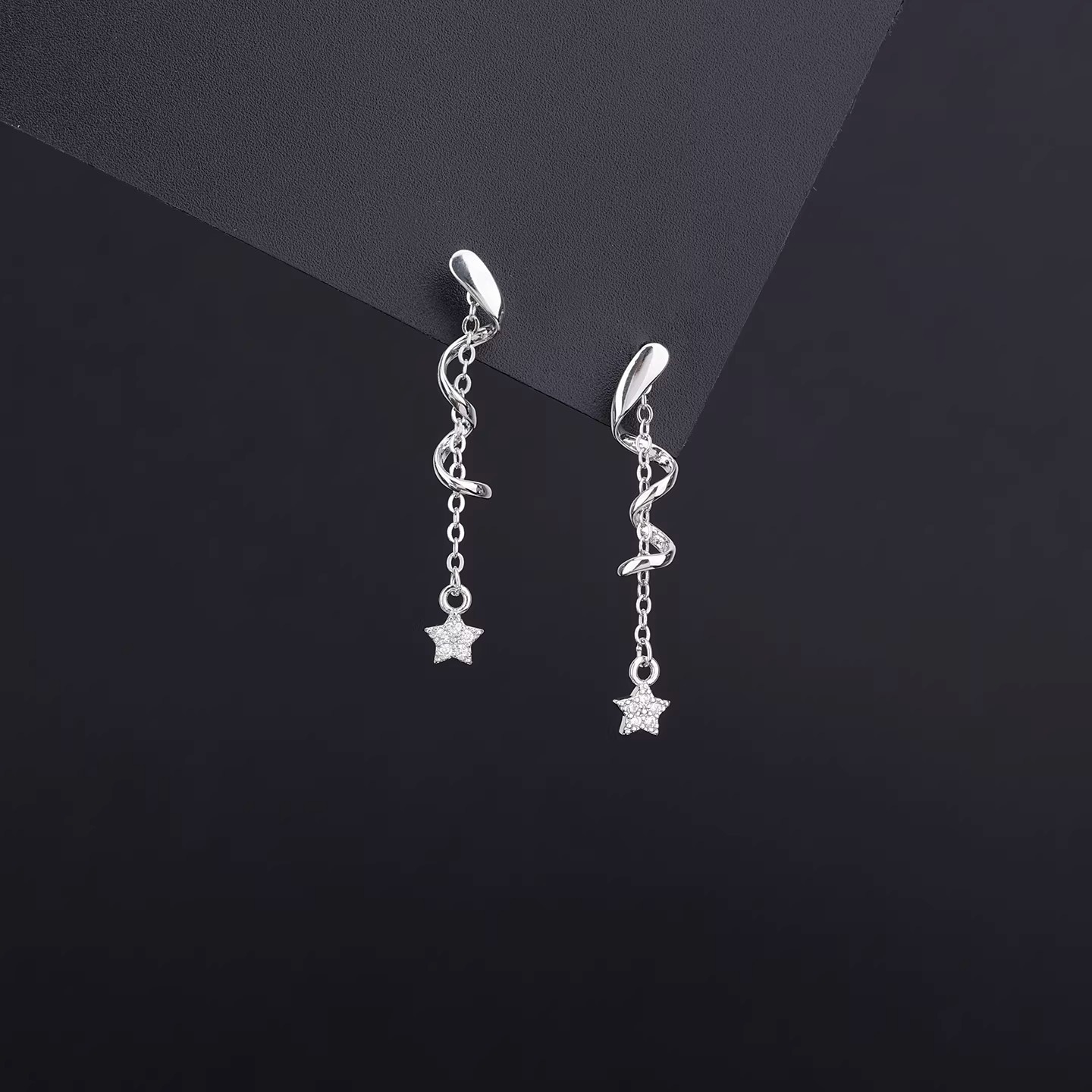 925 sterling silver spiral star tassel earrings for women, sparkling diamonds, high-end French light luxury earrings, simple design ear accessories