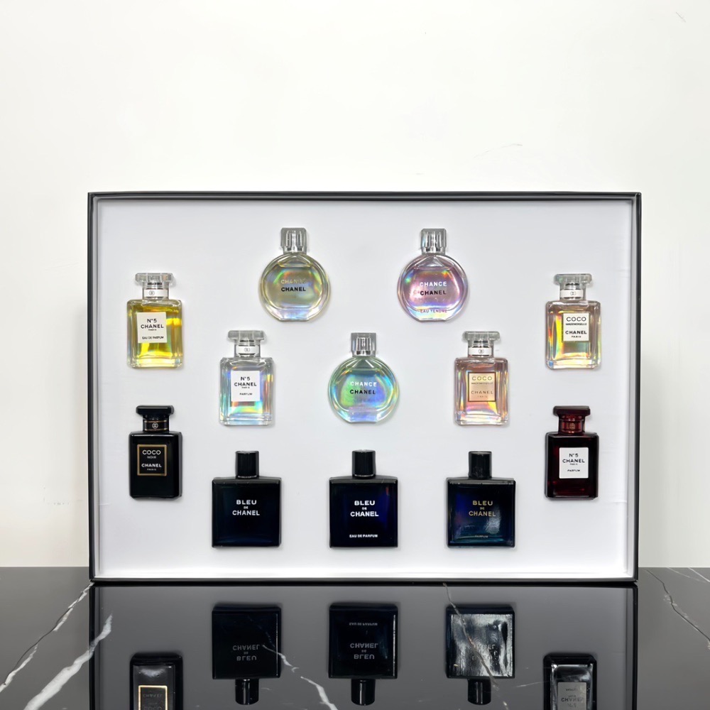 Chanel Perfume Discovery Set – 12 Miniatures