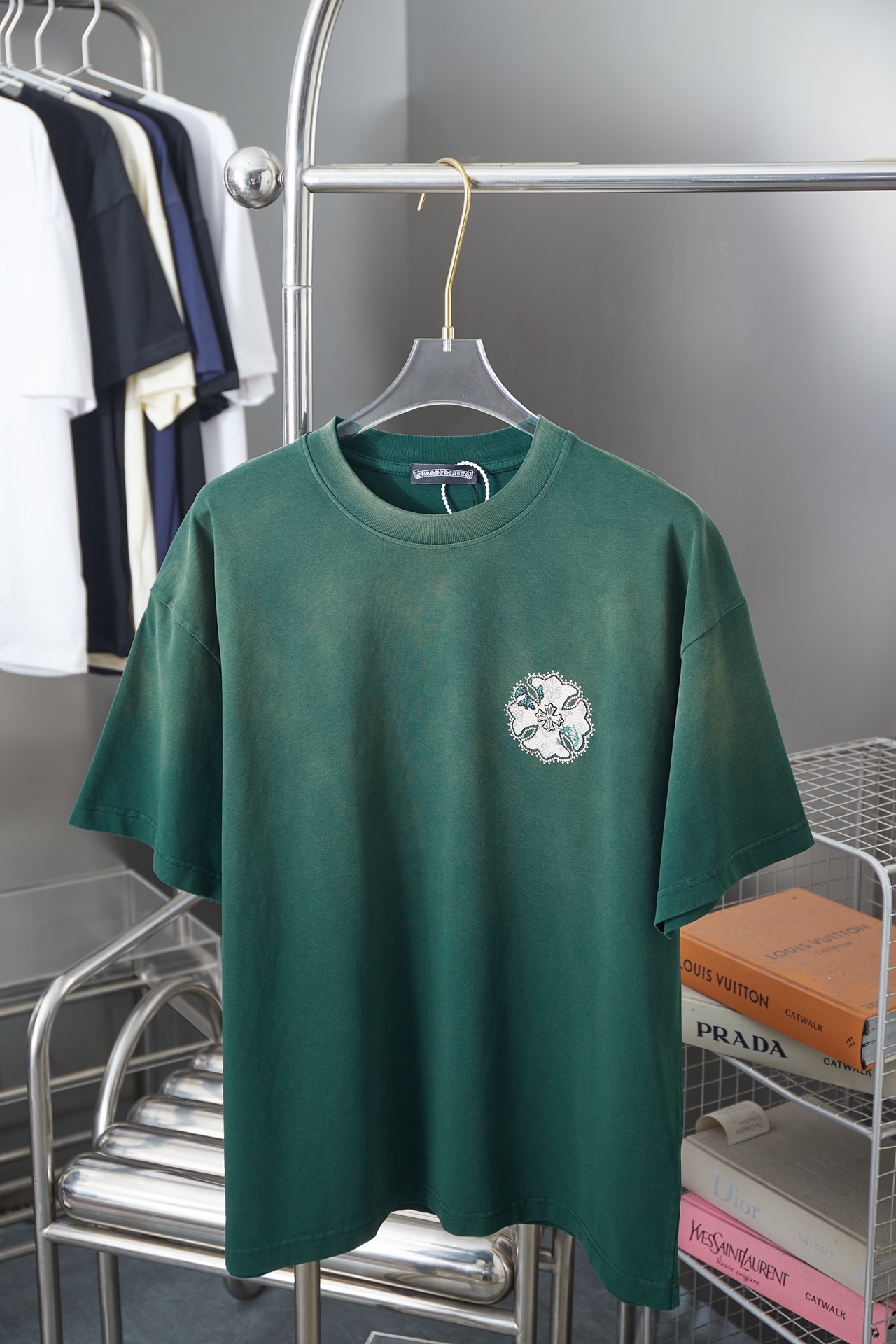 Hot Diamond Cross Print Round Neck T-Shirt