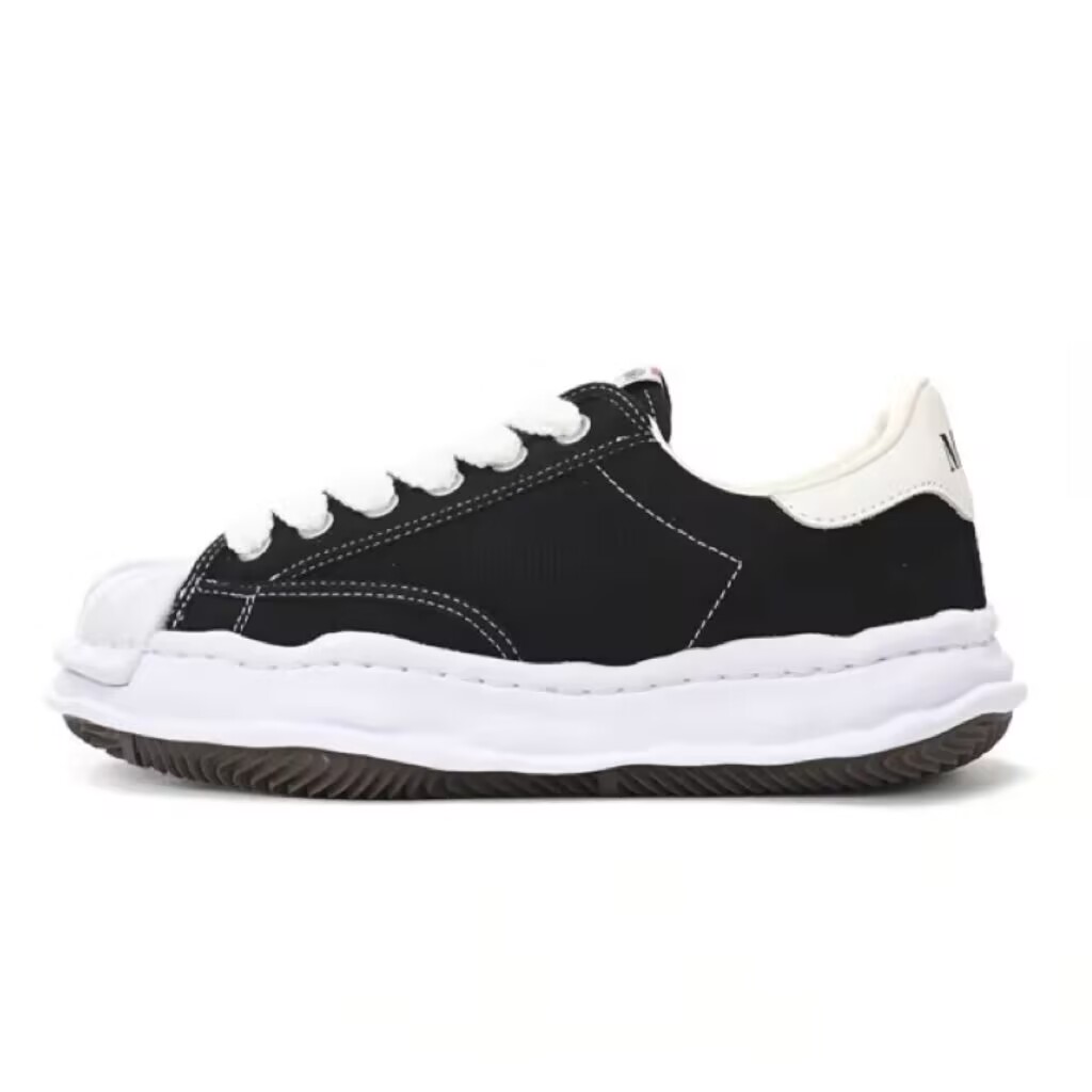 Maison Mihara Yasuhiro Black and White