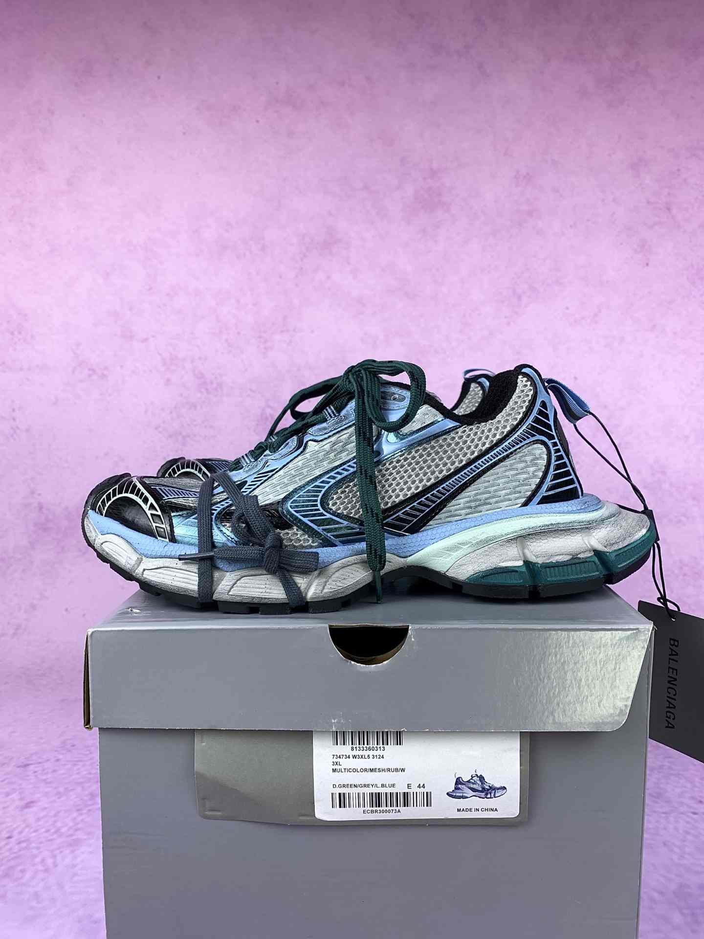 3XL Sneakers in Blue