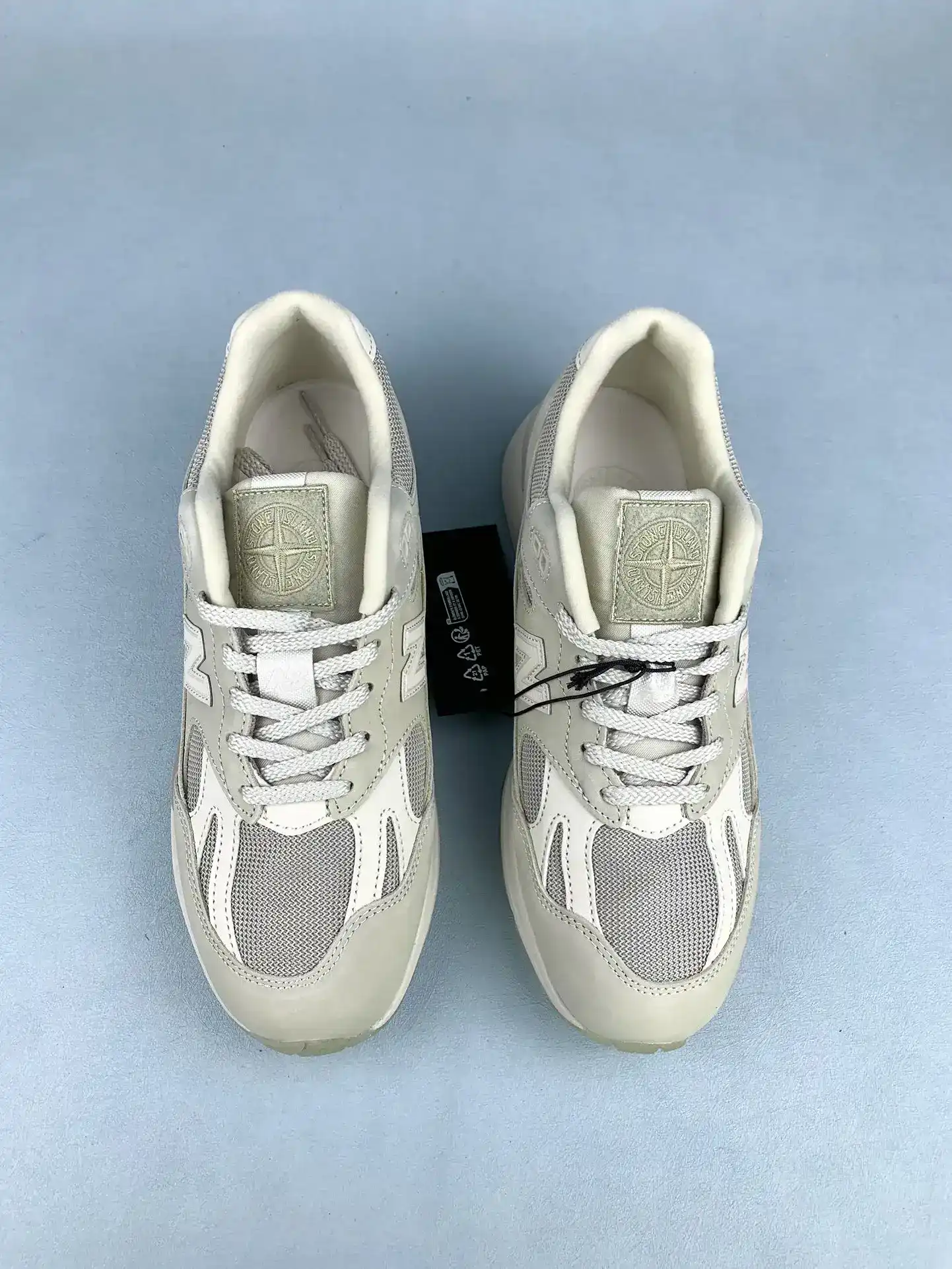 Stone Island x New Balance 991v2 