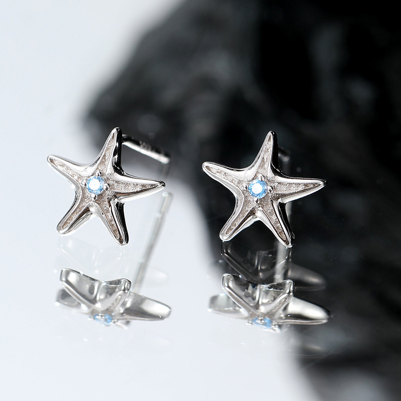 Original starfish earrings for women, made of pure silver, simple, small, and exquisite, with delicate cubic zirconia accents, featuring a fresh and stylish design