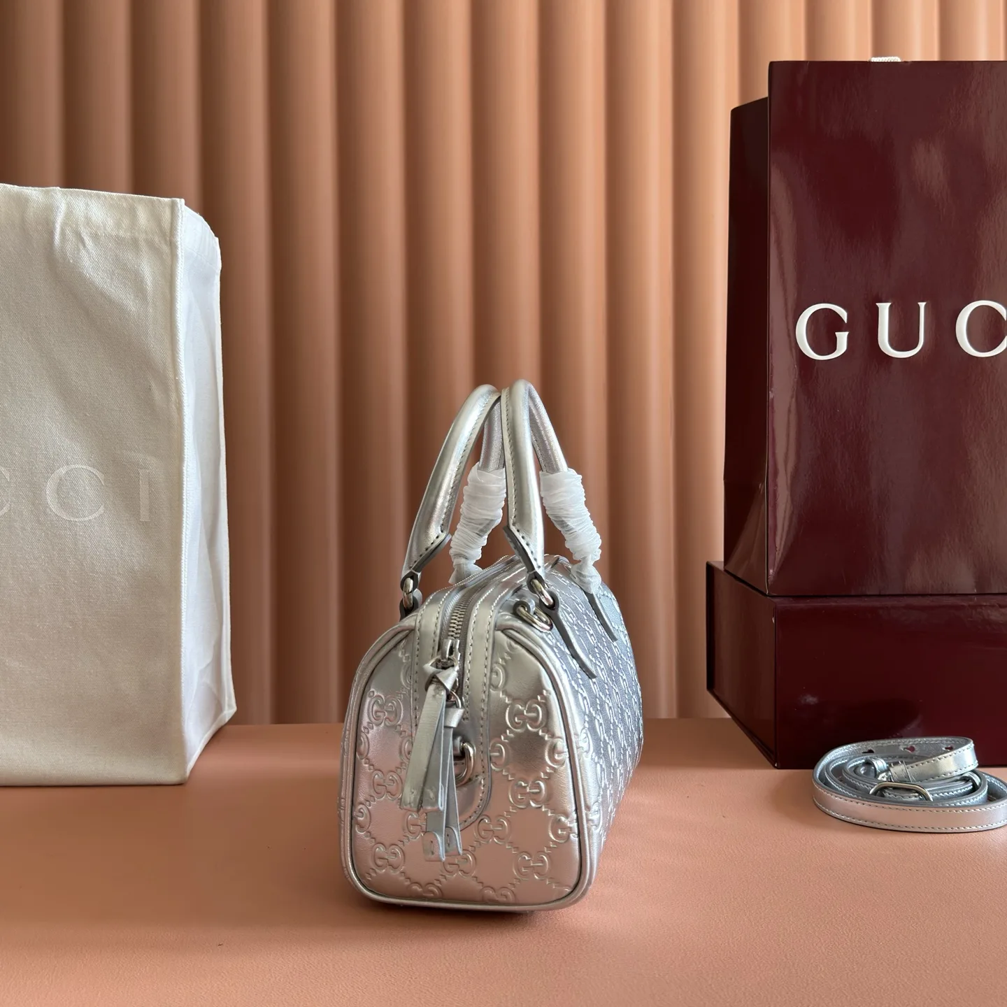 Gucci Versatile Top Handle Bag product photo from LabelPicks