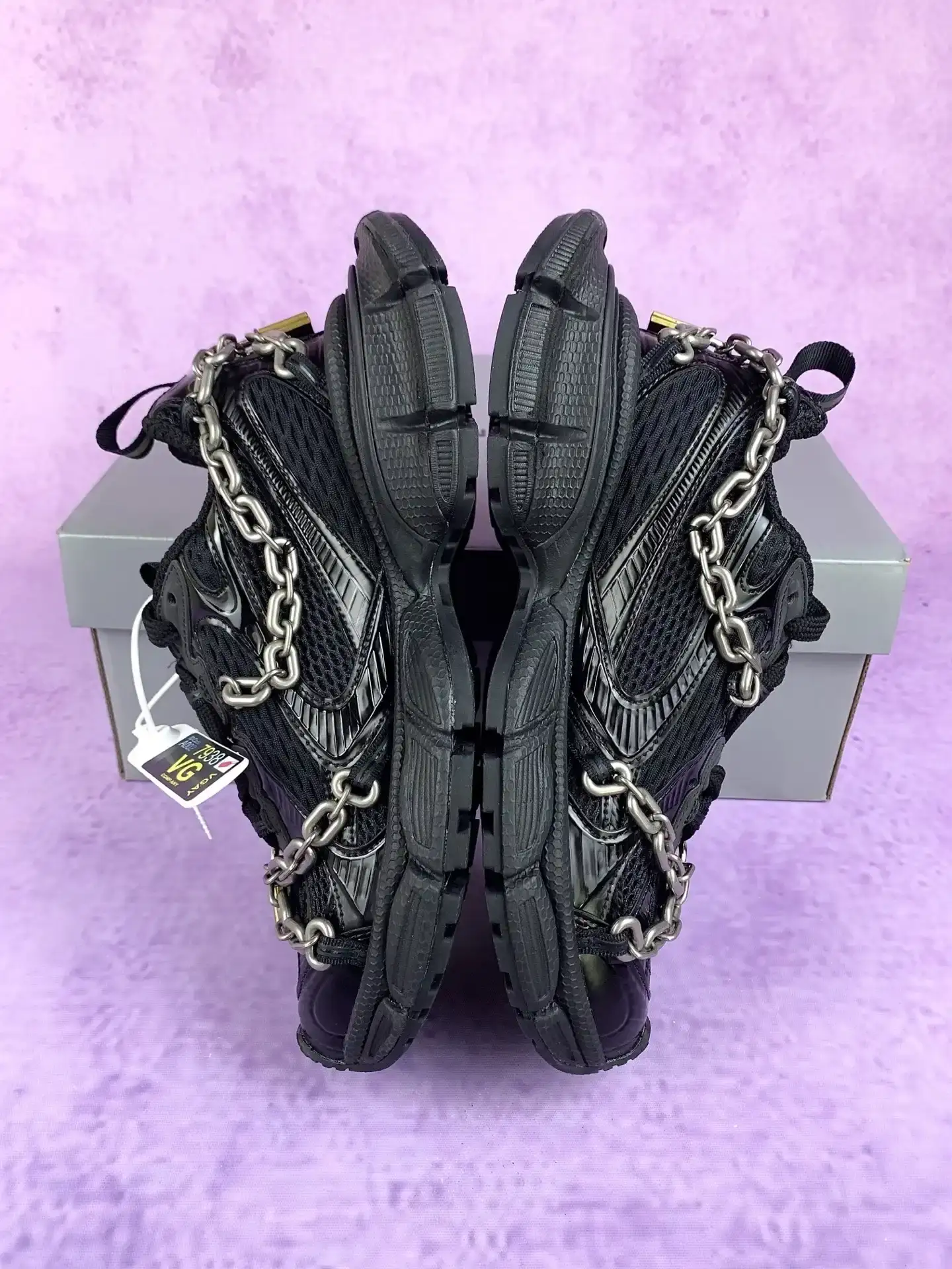 3XL Chain Sneaker in Black product photo from LabelPicks