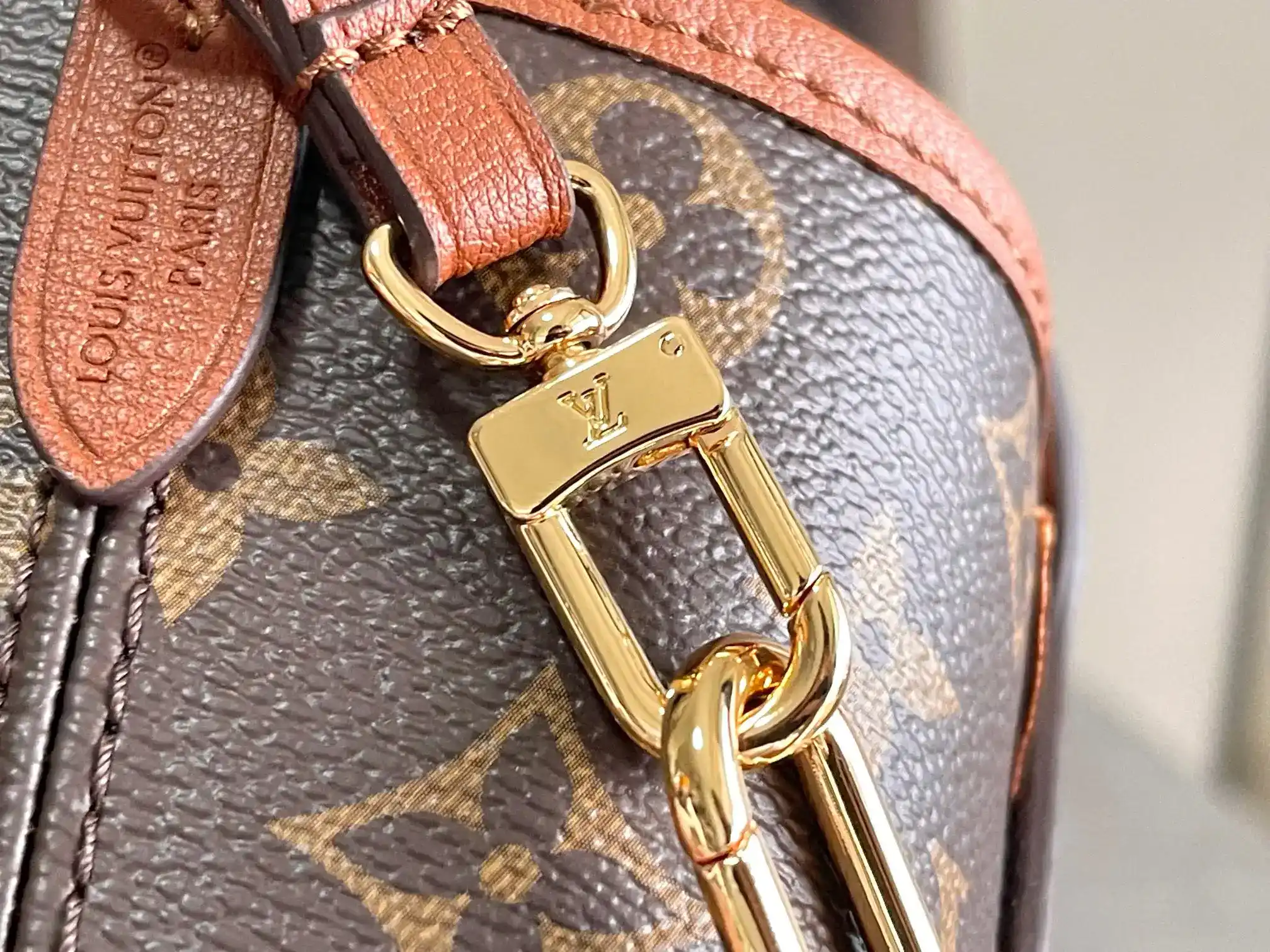 Louis Vuitton Black Neverfull Grained Leather Shoulder Bag product photo from LabelPicks