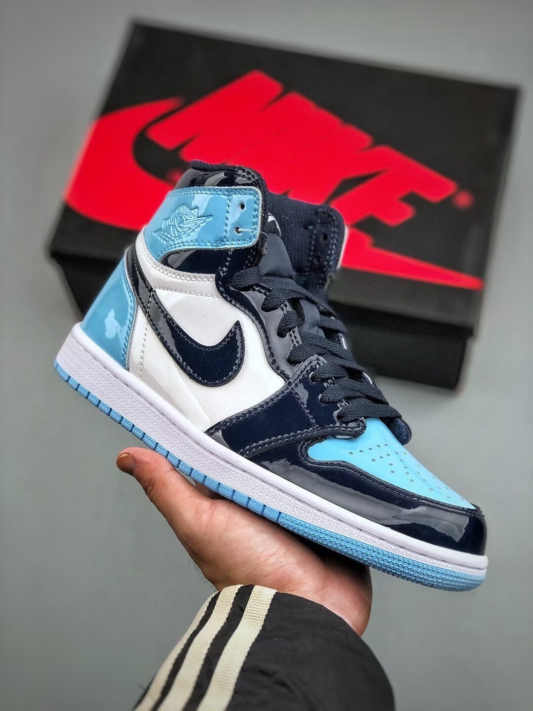 Air Jordan 1 High Blue Chill