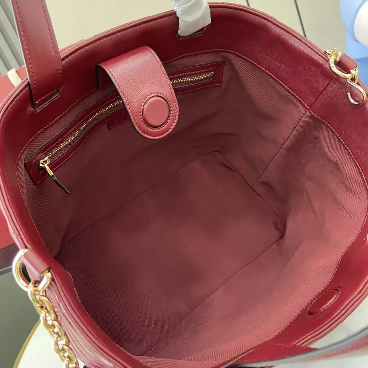 Gucci Marmont Red GG Supreme Canvas Tote Bag product photo from LabelPicks