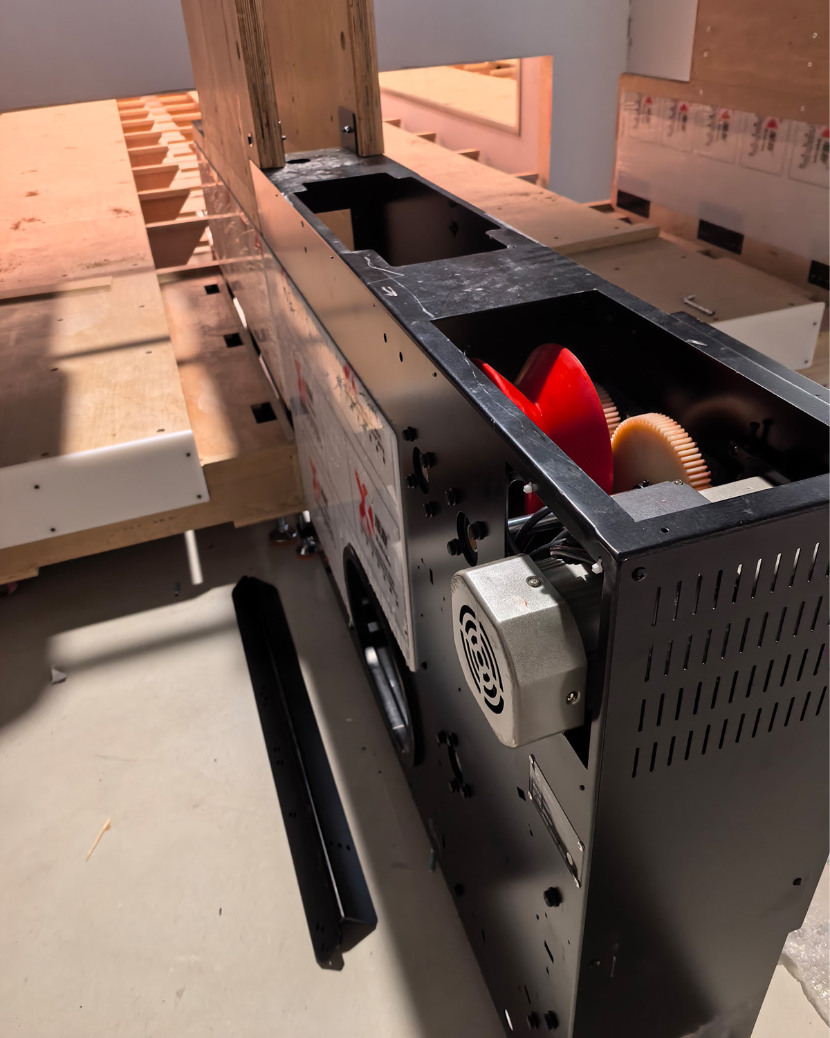 SunEye bowling ball lift and drive mechanism