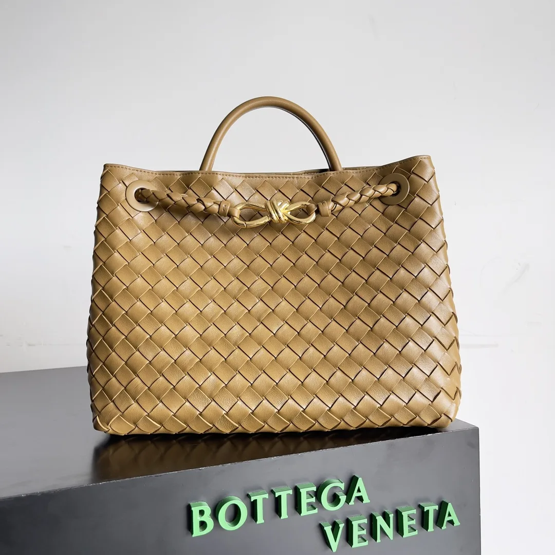Bottega Veneta White Andiamo Intrecciato Woven Leather Top Handle Bag product photo from LabelPicks