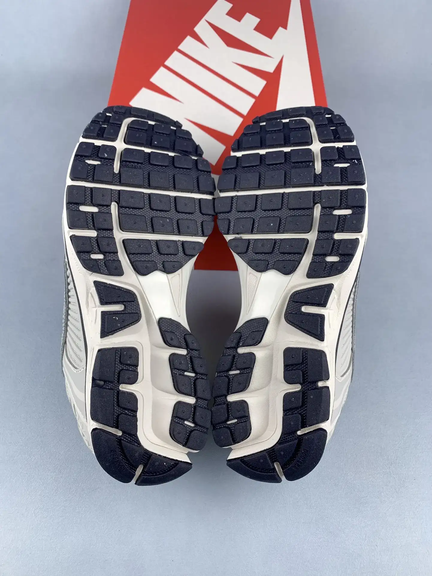Nike Zoom Vomero 5 Shoes product photo from LabelPicks