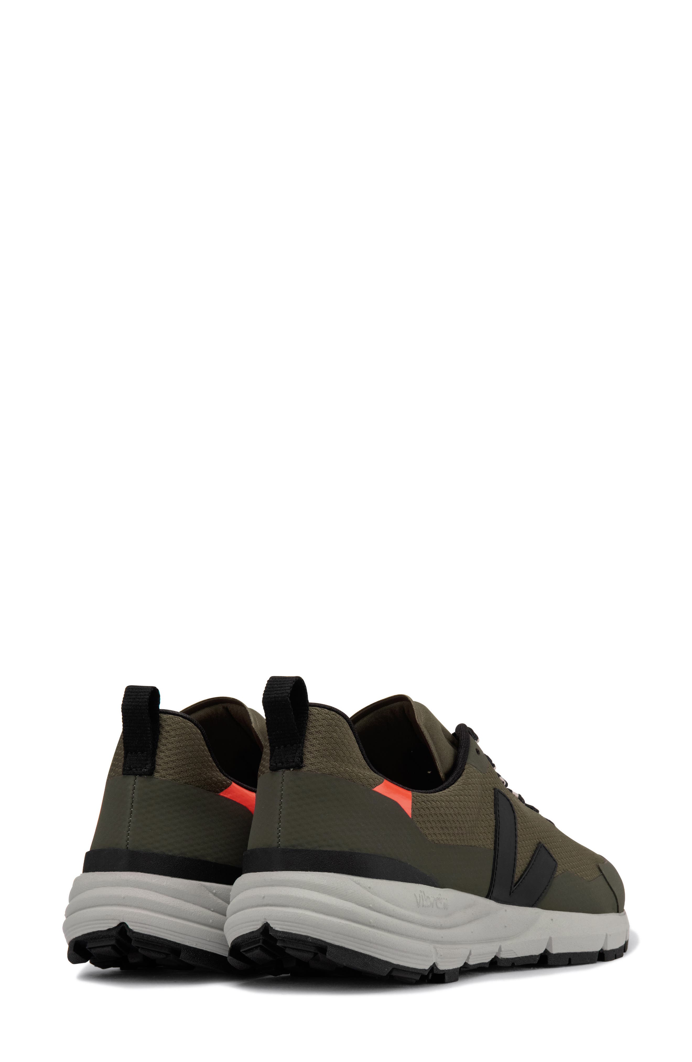 Veja Dekkan Running Shoe