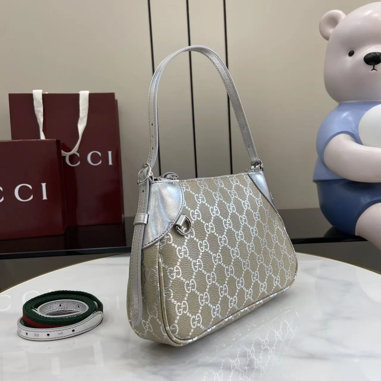 Gucci Polished Shoulder Bag product photo from LabelPicks