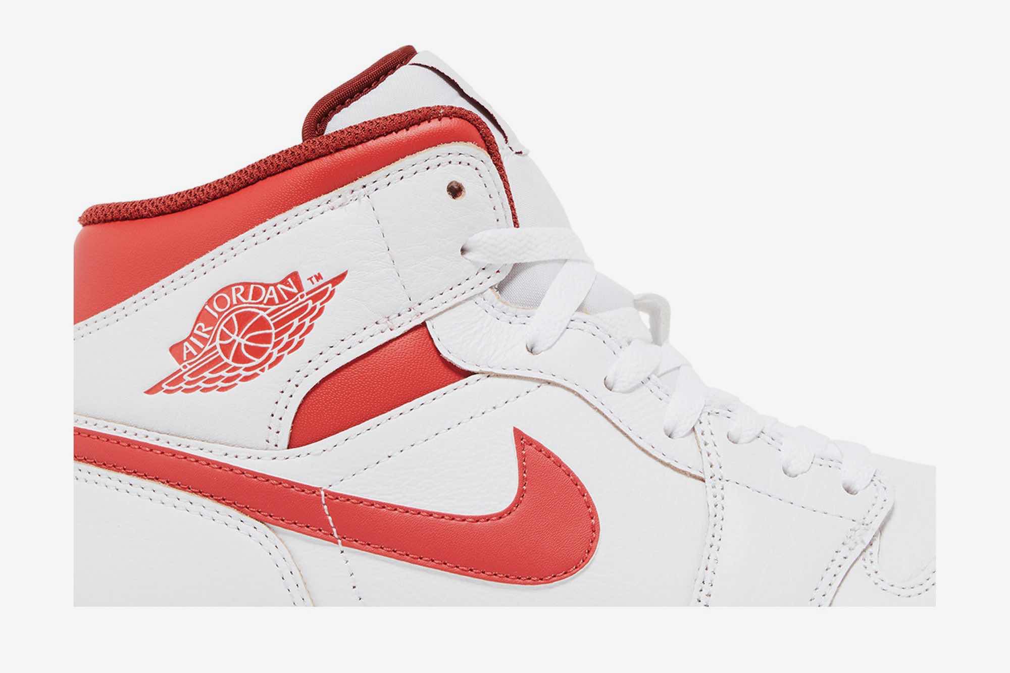 Air Jordan 1 Mid SE ‘Dune Red’ FJ3458-160