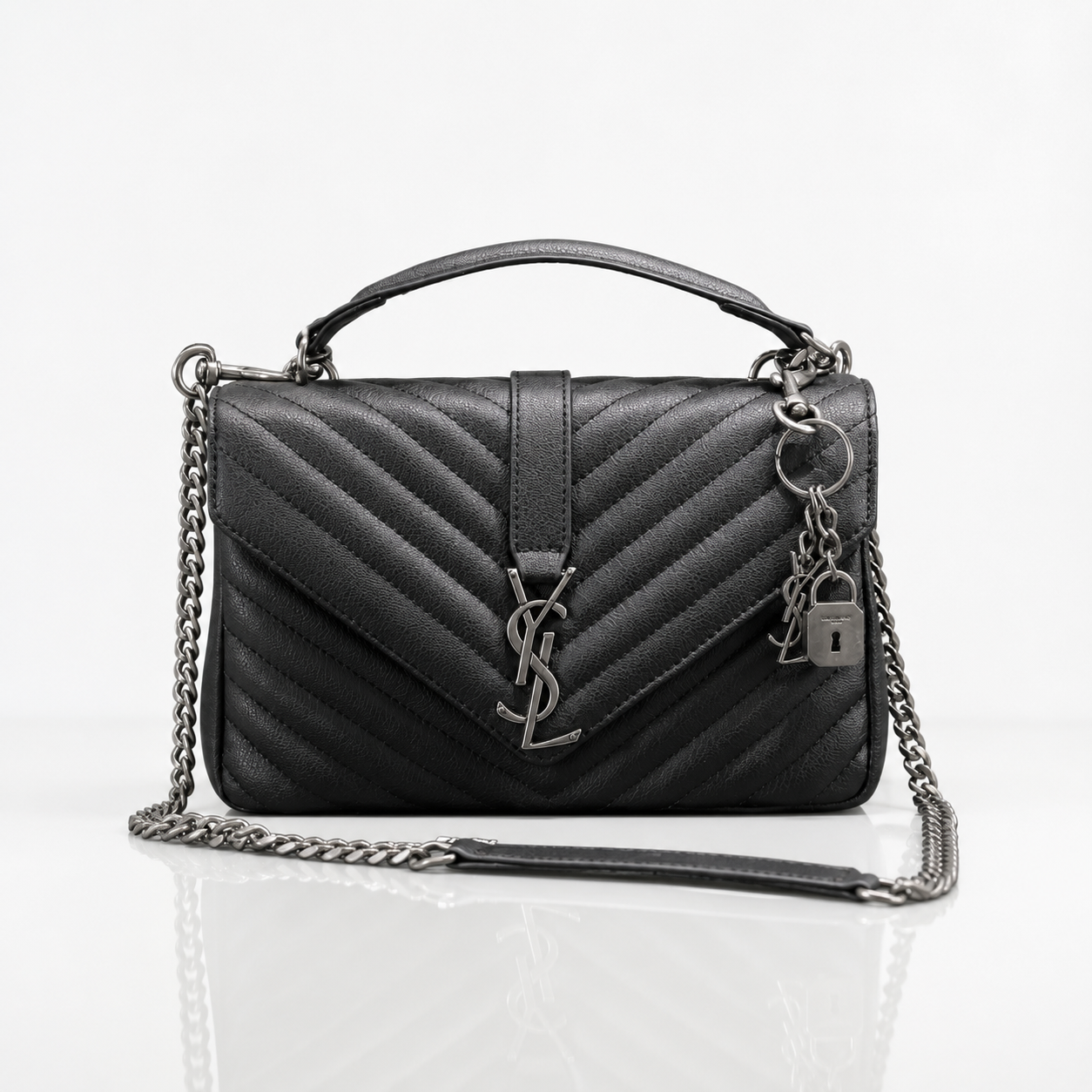 Bolsa Feminina College Média em Couro Matelassê Preto Modelo: 600279